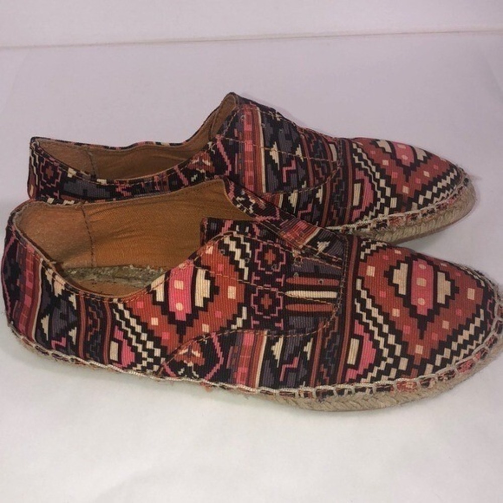 NYT New York Transit Casual Shoes Size 7.5